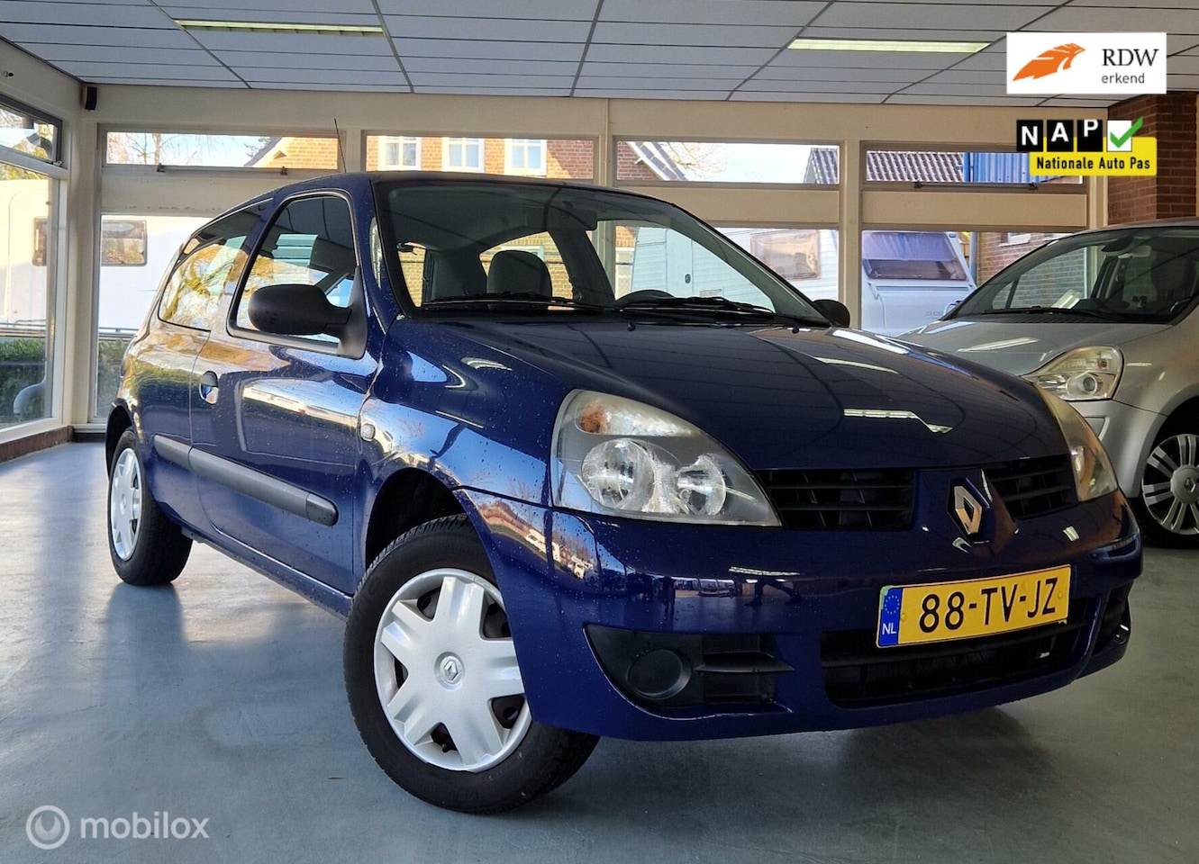 Renault Clio - 1.2 Campus *DEALER ONDERHOUDEN*APK*1e - AutoWereld.nl