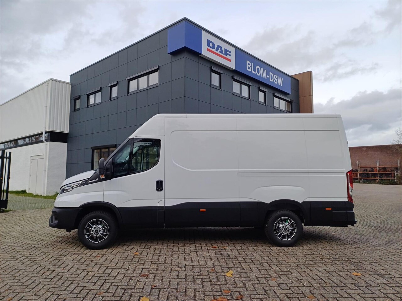 Iveco Daily - 38S16 A8 L2- GEEN BPM! Reg. 2024 - AutoWereld.nl