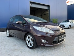 Ford Fiesta - 1.4 Titanium / CLIMATE CONTROL / STOELVERWARMING / PDC