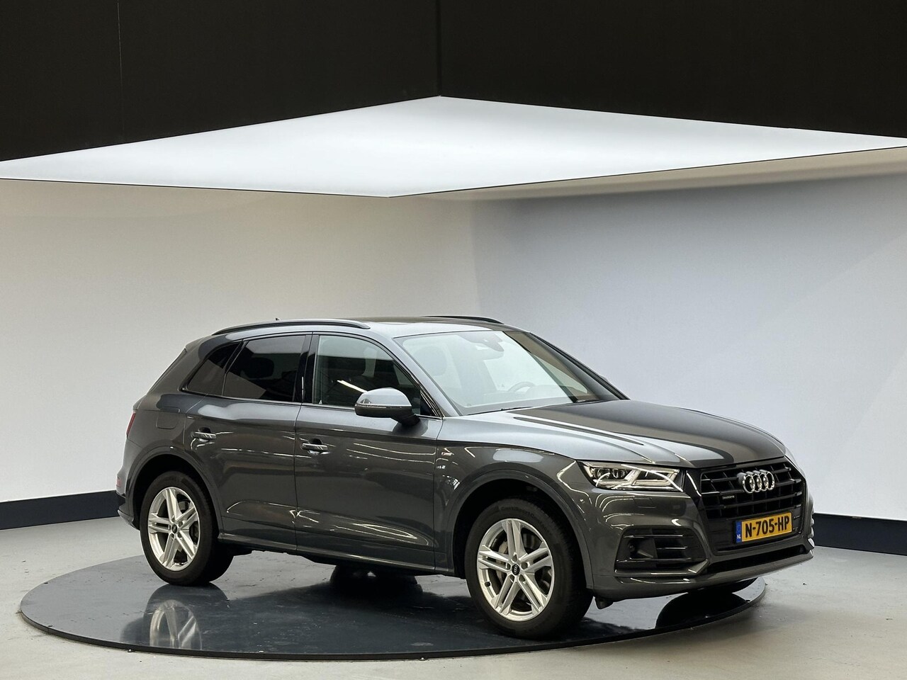 Audi Q5 - 50 TFSI e quattro S edition Panodak | Trekhaak | S line | - AutoWereld.nl