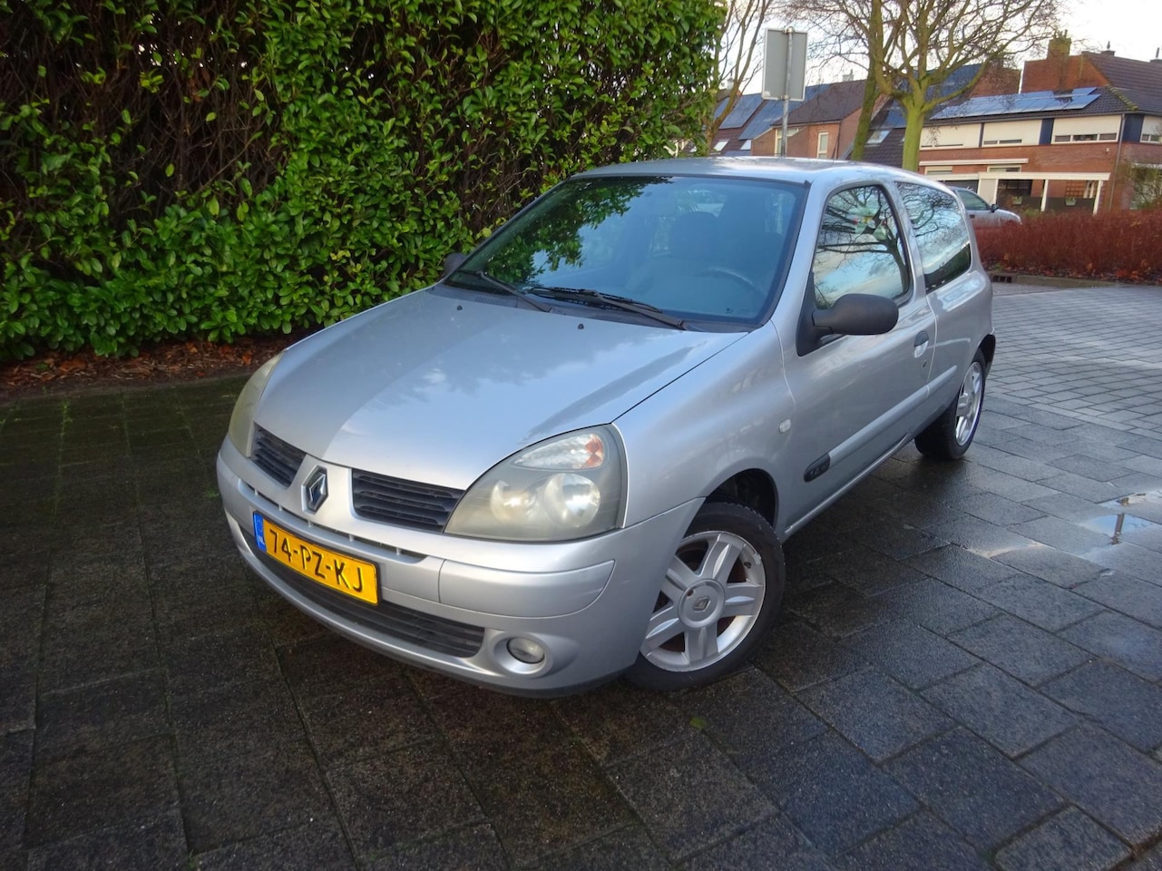 Renault Clio - 1.4-16V Authentique Comfort MET JAAR APK AIRCO WERKTGOED - AutoWereld.nl