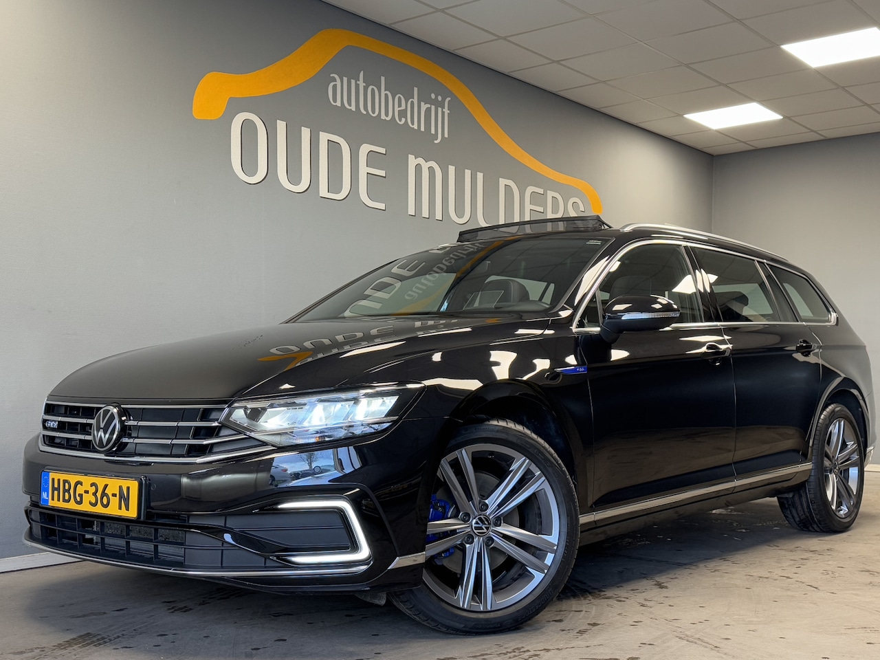 Volkswagen Passat Variant - 1.4 TSI PHEV GTE Trekhaak/Panoramadak/Camera - AutoWereld.nl