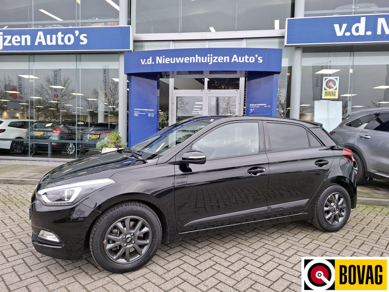 Hyundai i20 - 1.0 T-GDI Black Edition | Lage KM -stand !! | navi | cruise| camera | info Jeroen van erp - AutoWereld.nl