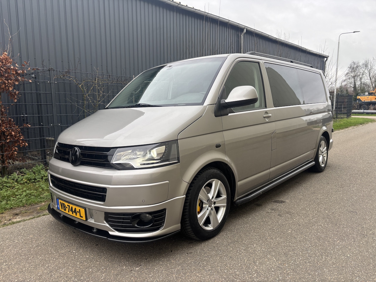 Volkswagen Transporter - 2.0 TDI L2H1 65 Anniversary / DUBBEL CABINE / LEER / AUTOMAAT / NAVI - AutoWereld.nl