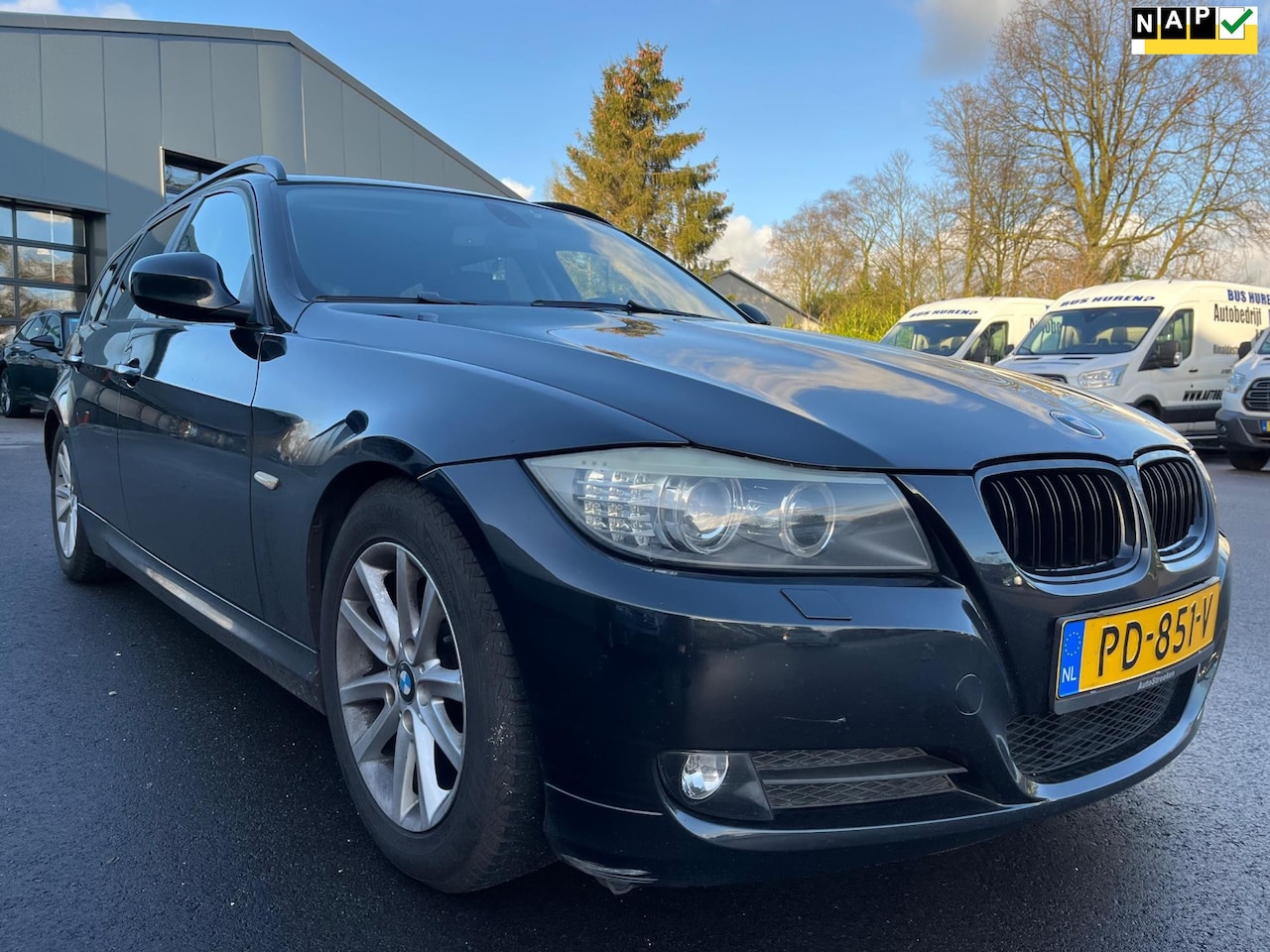 BMW 3-serie Touring - 318i Facelift /Trekhaak/Climatronic Apk 07-2025 - AutoWereld.nl