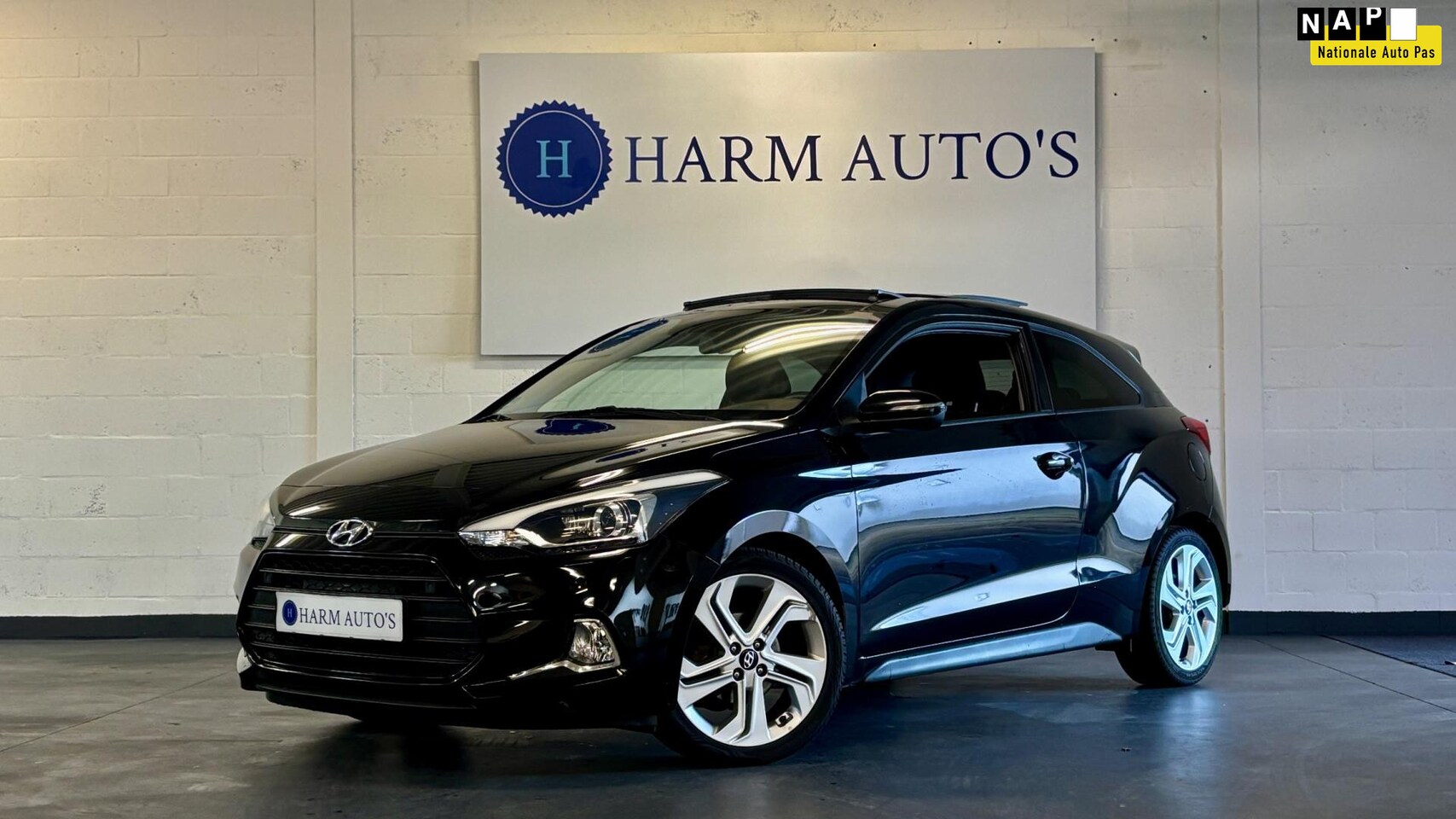 Hyundai i20 Coupé - 1.4 101pk Navi/Pano/Cruise/Clima/PDC/LED - AutoWereld.nl