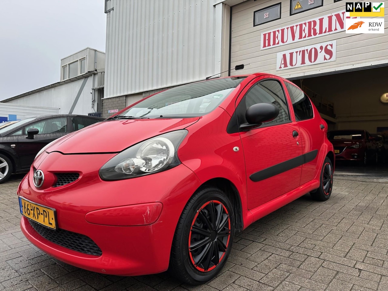 Toyota Aygo - 1.0-12V | APK|5DRS|STUURBEKRACHTIGING - AutoWereld.nl