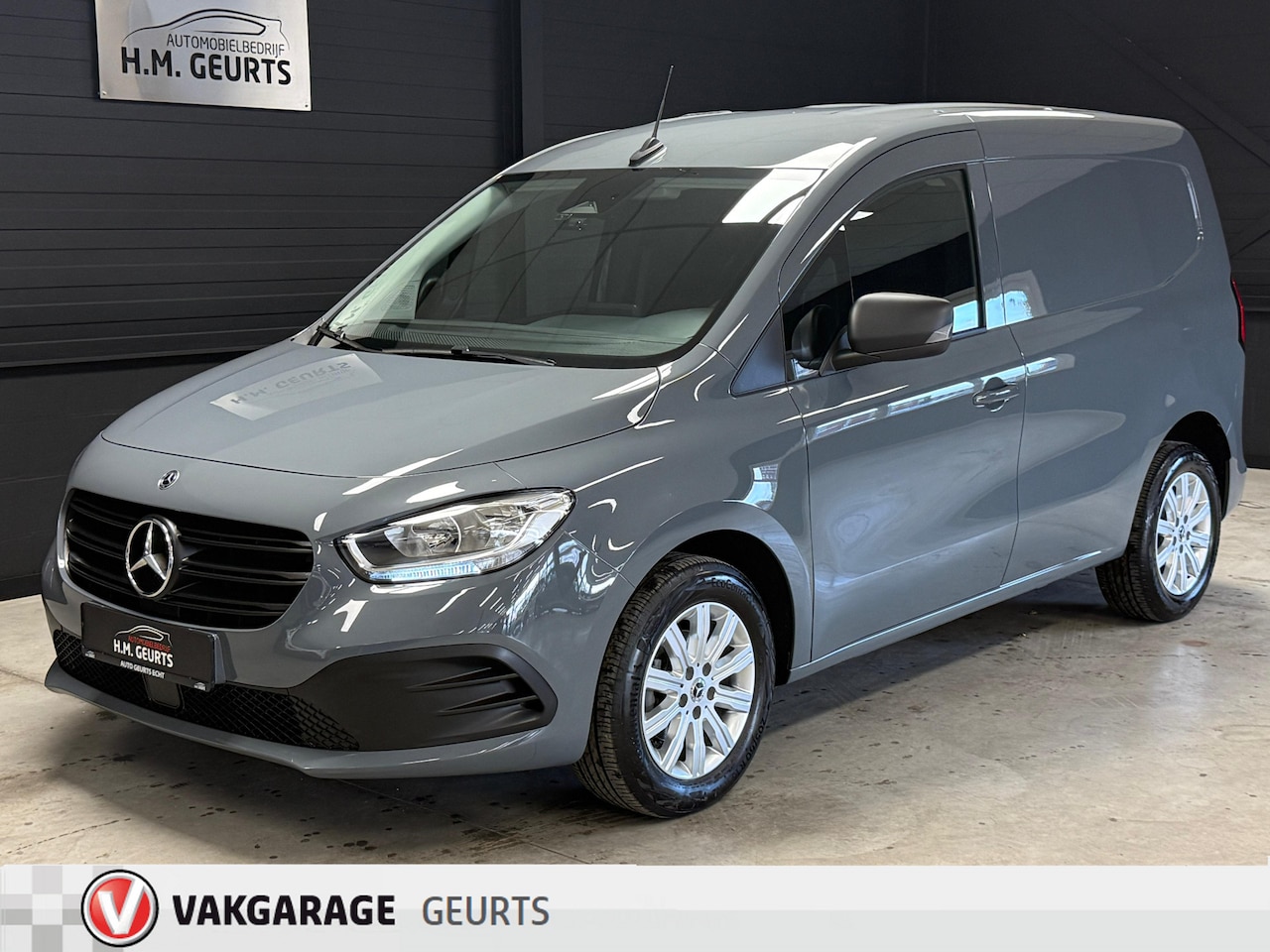 Mercedes-Benz Citan - 110 L1 Clima Lm Velgen Carplay Camera Cruise 25.000km Nieuwstaat! - AutoWereld.nl