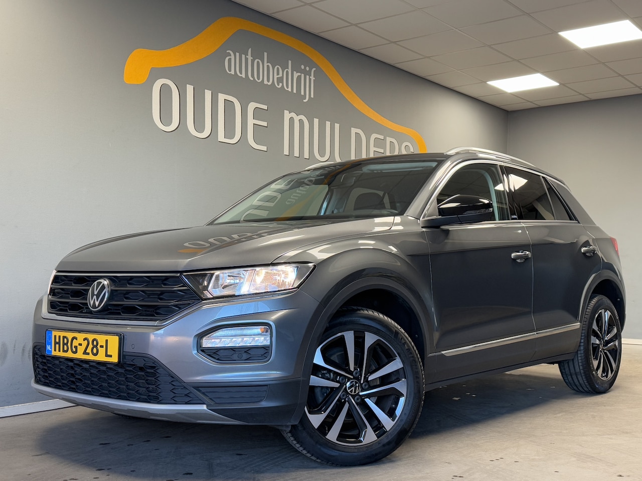 Volkswagen T-Roc - 1.5 TSI Style AdaptieveCruise/Stoelverwarming/Parkeersensor - AutoWereld.nl