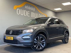 Volkswagen T-Roc - 1.5 TSI Style AdaptieveCruise/Stoelverwarming/Parkeersensor