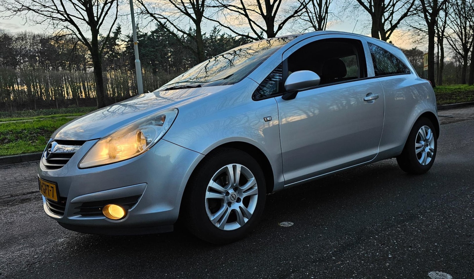 Opel Corsa - 1.4-16V Airco Sportvelgen 20-09-2025 APK - AutoWereld.nl