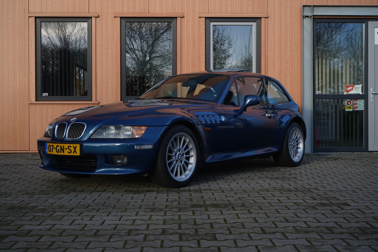 BMW Z3 Coupé - 2.8 | Automaat | Zwart leer | Kanteldak - AutoWereld.nl