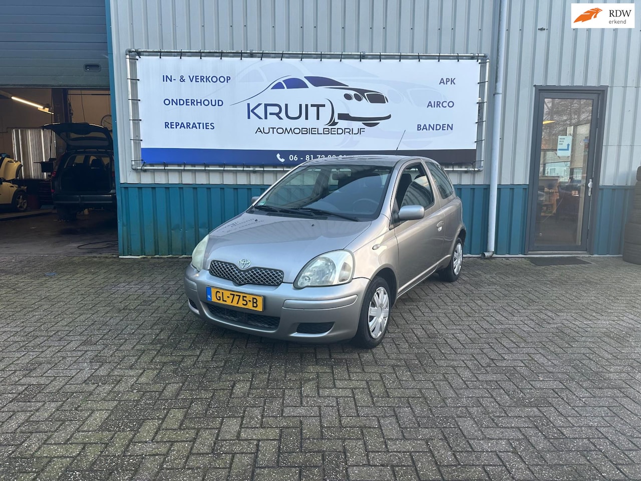 Toyota Yaris - 1.0 VVT-i Idols AIRCO! APK 12-2025! - AutoWereld.nl