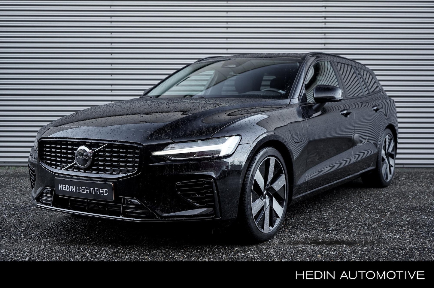 Volvo V60 - 2.0 T8 Plug-in hybrid AWD Ultra Dark - AutoWereld.nl