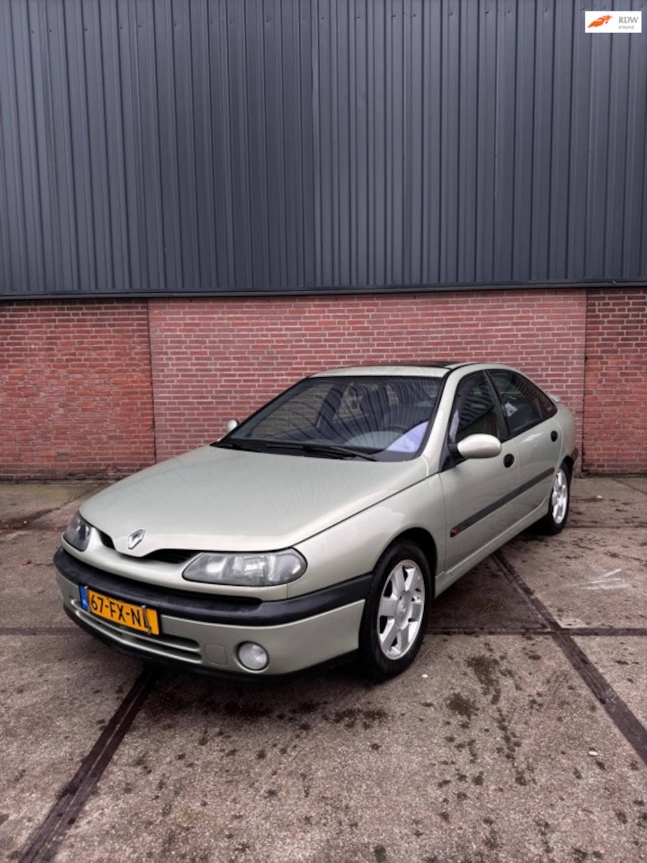 Renault Laguna - 1.8-16V RXT 1.8-16V RXT - AutoWereld.nl