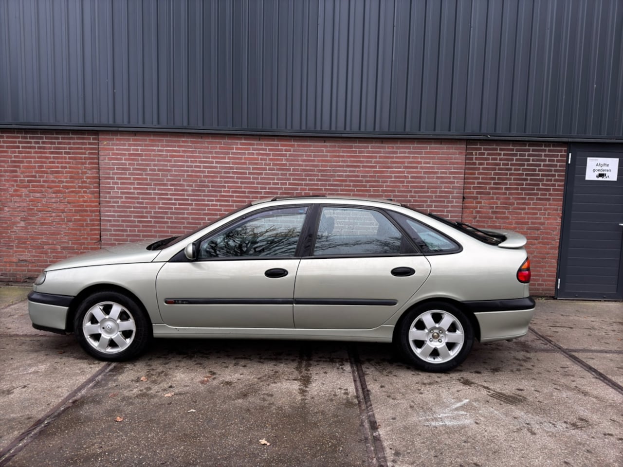 Renault Laguna - 1.8-16V RXT 1.8-16V RXT - AutoWereld.nl