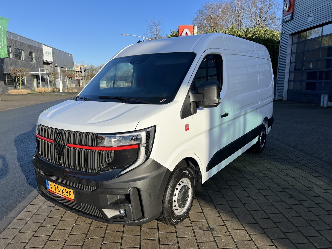 Renault Master - L2H2 130 PK NIEUW MODEL / AIRCO / MULTIMEDIA / AIRBAG/ AHW KOP / CAMERA / 4 SEIZOEN BAND / - AutoWereld.nl