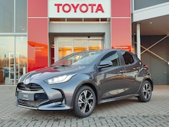 Toyota Yaris - 1.5 Hybrid 115 First Edition NIEUW VOORRAAD KEYLESS LM-VELGEN CAMERA NAVI APPLE/ANDROID CL