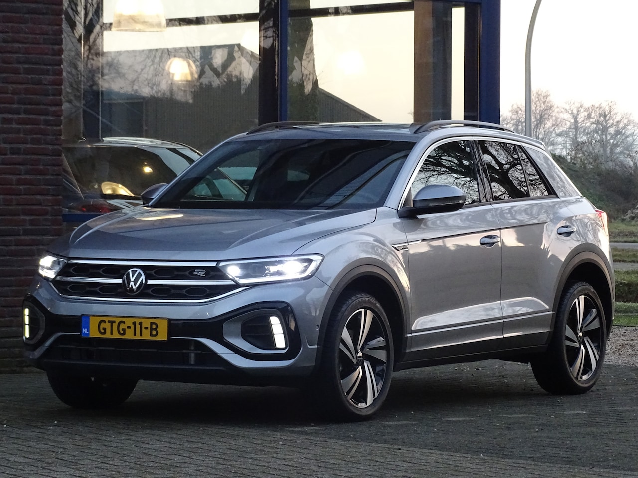 Volkswagen T-Roc - 1.5 TSI R-Line Business 1.5 TSI R-Line Business - AutoWereld.nl