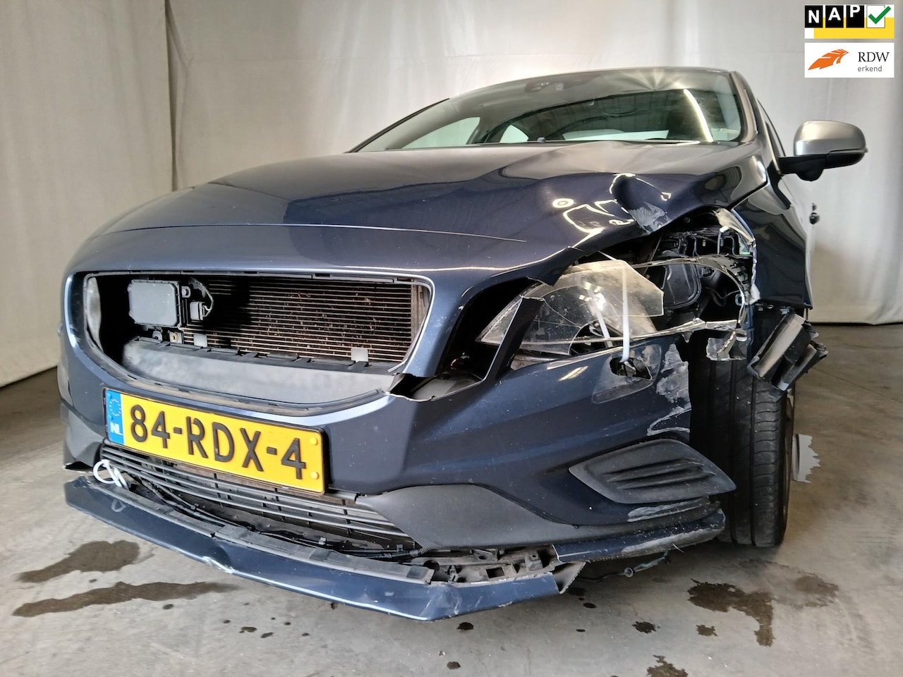 Volvo S60 - 1.6 DRIVe R-Design - Airco - Navi - Export - Schade - AutoWereld.nl