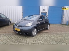 Toyota Aygo - 1.0-12V Aspiration Met Leder Bekleding