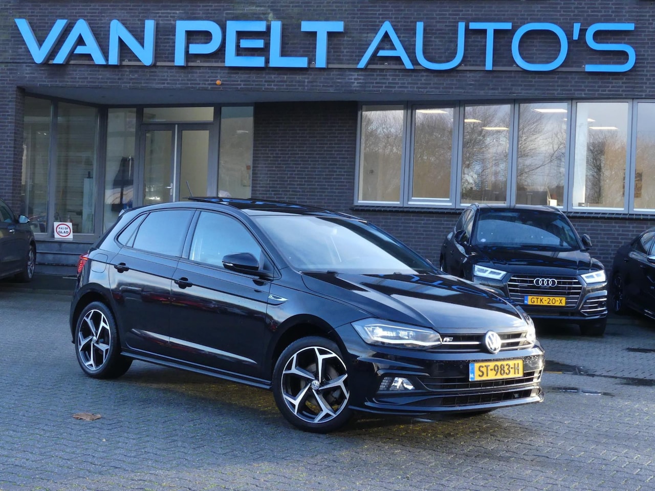 Volkswagen Polo - 1.0 TSI 116PK DSG Highline R-Line / BEATS / PANO - AutoWereld.nl