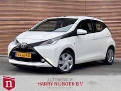 Toyota Aygo - 1.0 VVT-i x-play Camera / Airco / Carplay