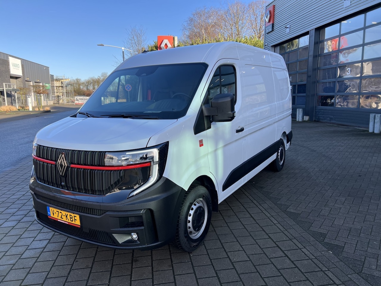 Renault Master - L2H2 130 PK NIEUW MODEL / AIRCO / MULTIMEDIA / AIRBAG/ AHW KOP / CAMERA / 4 SEIZOEN BAND / - AutoWereld.nl