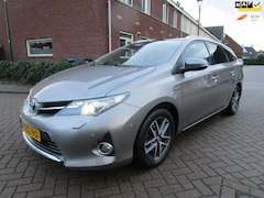 Toyota Auris Touring Sports - 1.8 Hybrid pano, clima, camera, lm