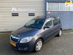 Skoda Roomster - 1.4-16V Navigator Eerste eigenaar / Airco / NAP / APK 06-2025