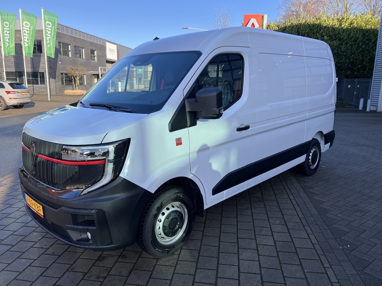 Renault Master - L2H2 130 PK NIEUW MODEL / AIRCO / MULTIMEDIA / AIRBAG/ AHW KOP / CAMERA / 4 SEIZOEN BAND / - AutoWereld.nl