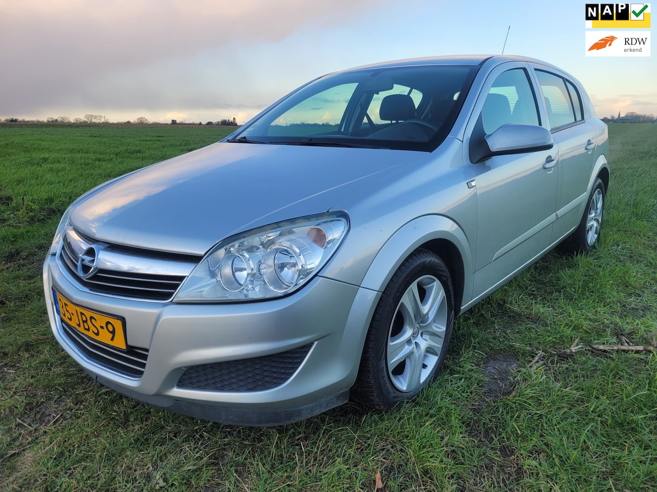 Opel Astra - 1.6 Business | AIRCO | CRUISE | APK | RIJKLAAR - AutoWereld.nl