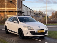 Renault Mégane Estate - 1.4 TCe Expression | Navigatie Carplay | LM Velgen | APK 8-2025 | Achteruitrijcamera | Par