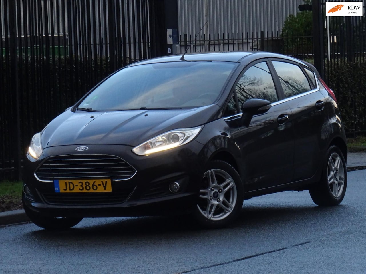 Ford Fiesta - 1.0 EcoBoost Titanium 5DRS AIRCO/LED *NW D-RIEM* - AutoWereld.nl