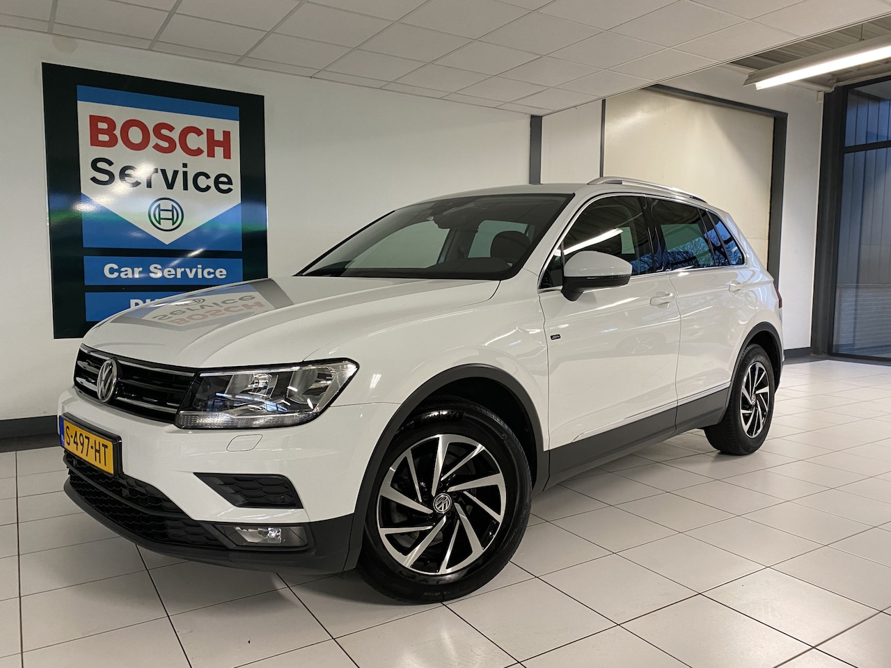 Volkswagen Tiguan - 1.4 TSI Join Trekhaak wegklapbaar / Stoelverwarming / adaptive cruise controle - AutoWereld.nl