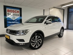 Volkswagen Tiguan - 1.4 TSI Join Trekhaak wegklapbaar / Stoelverwarming / adaptive cruise controle