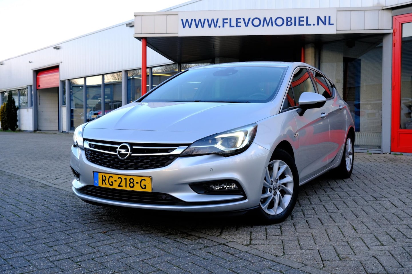 Opel Astra - 1.4 150pk Innovation Leder|Apple CarPlay|Cam|LMV|Zeer luxe! - AutoWereld.nl