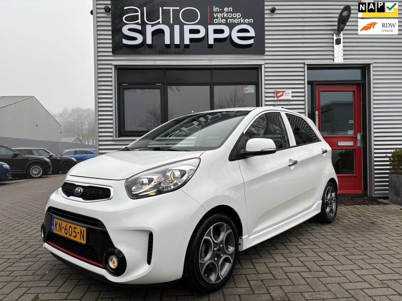 Kia Picanto - 1.2 CVVT SportsLine Navigator -4 CILINDER-STOEL + STUURVERWARMING-KEYLESS-NAVI-CAMERA-CRUI - AutoWereld.nl