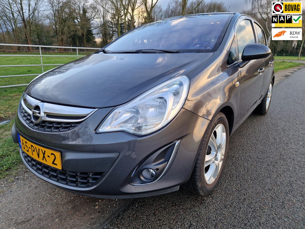 Opel Corsa - 1.4-16V Cosmo prachtige staat met trekhaak - AutoWereld.nl