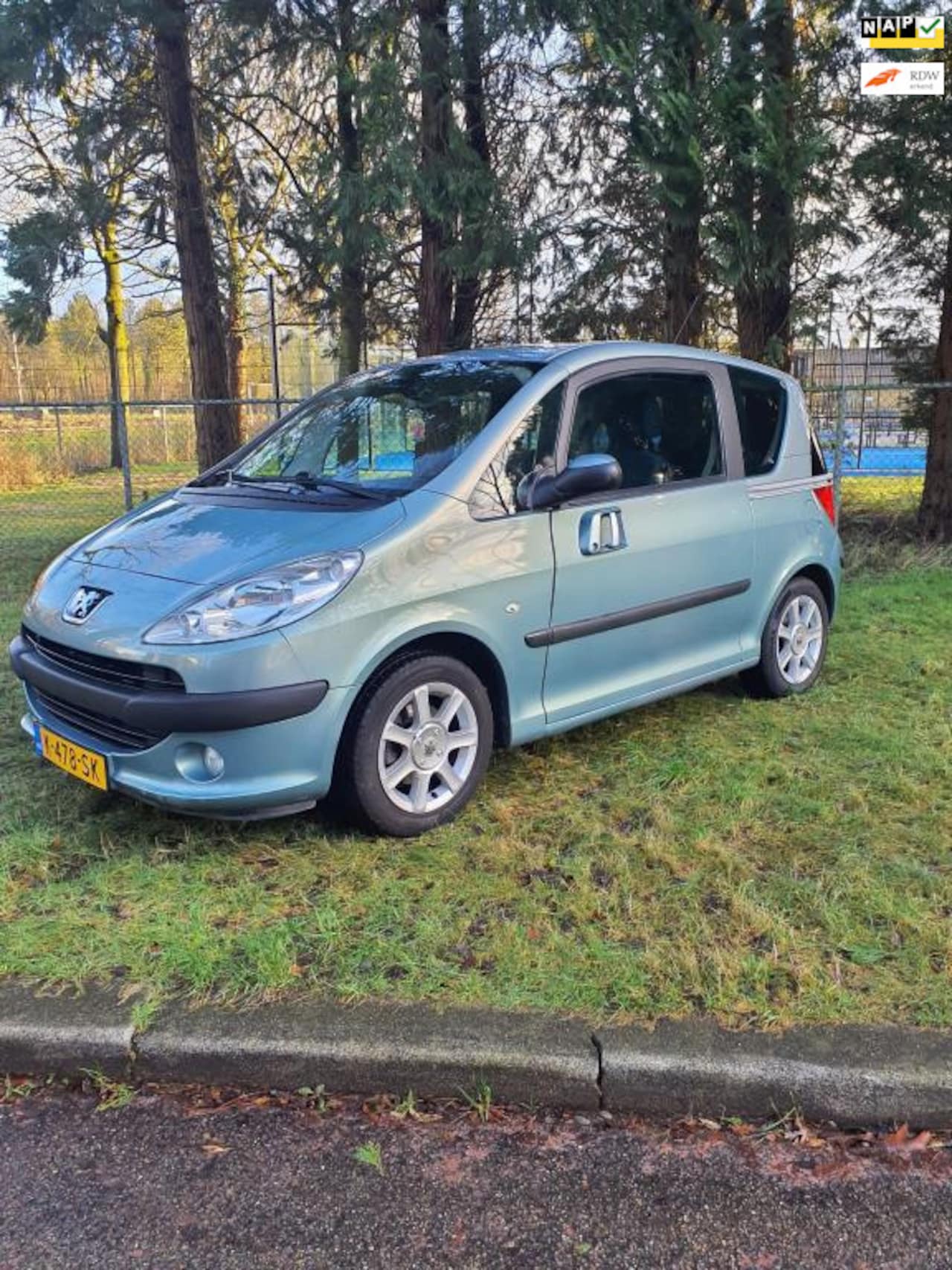 Peugeot 1007 - 1.4 Urban Nieuwe apk 106.000 km Airco - AutoWereld.nl