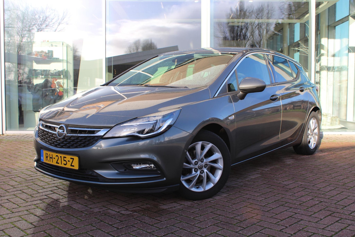 Opel Astra - 1.0 Innovation - Cruise control - Parkeersensoren - Achteruitcamera - AutoWereld.nl