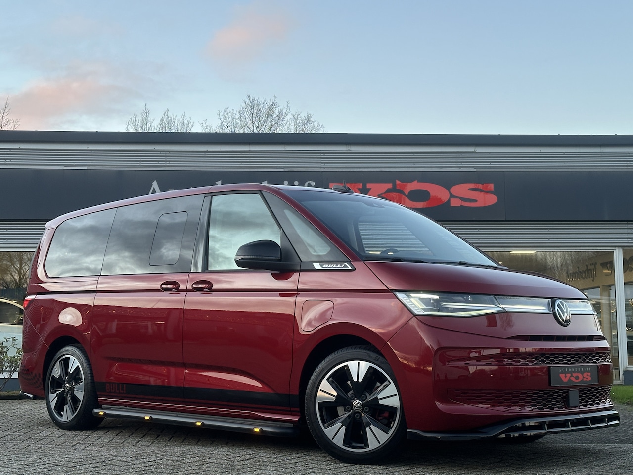 Volkswagen Multivan - 1.4 eHybrid 218 pk L2H1 7p. | Panodak | Harman/Kardon | Keyless - AutoWereld.nl