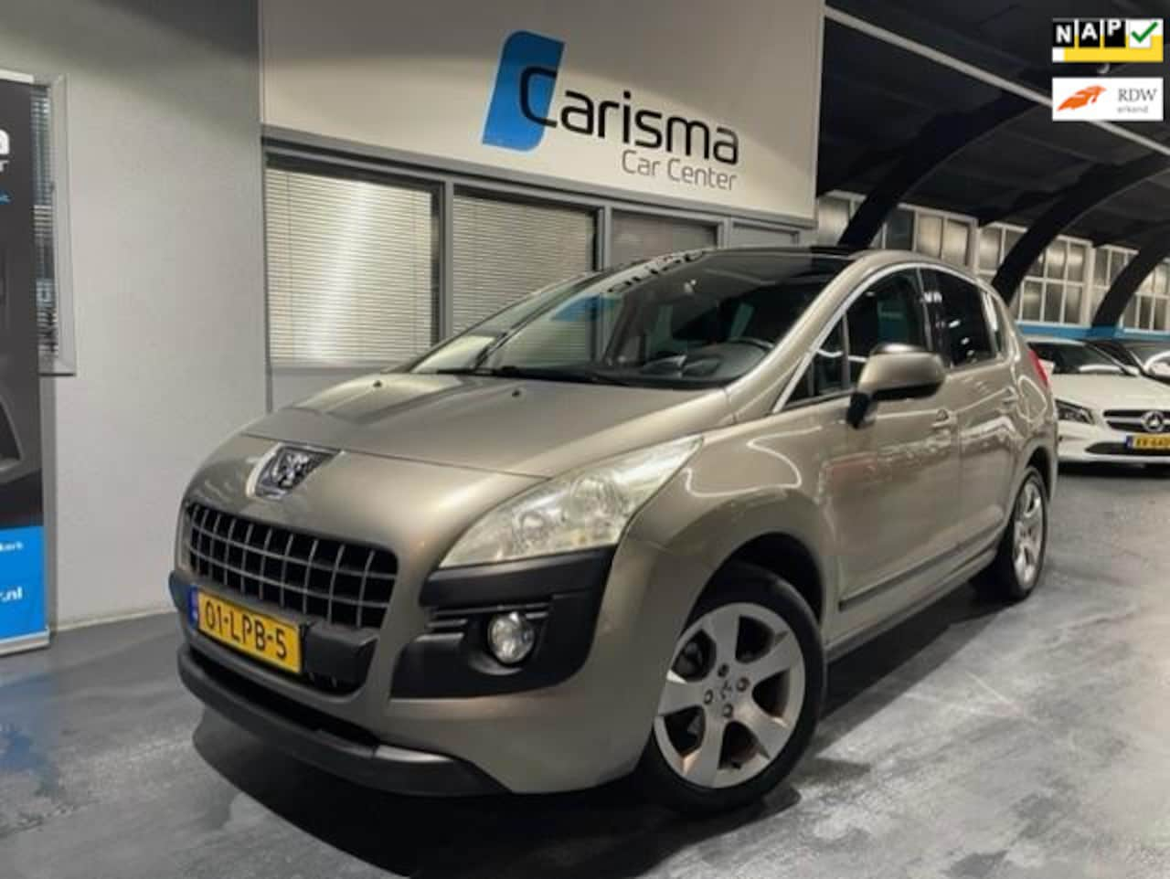 Peugeot 3008 - 1.6 VTi Première|Pano|Cruise|NAP|PDC - AutoWereld.nl