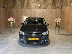 Volkswagen Touran - 2.0 TDI Highline Automaat 7Persoons Zwart 2012