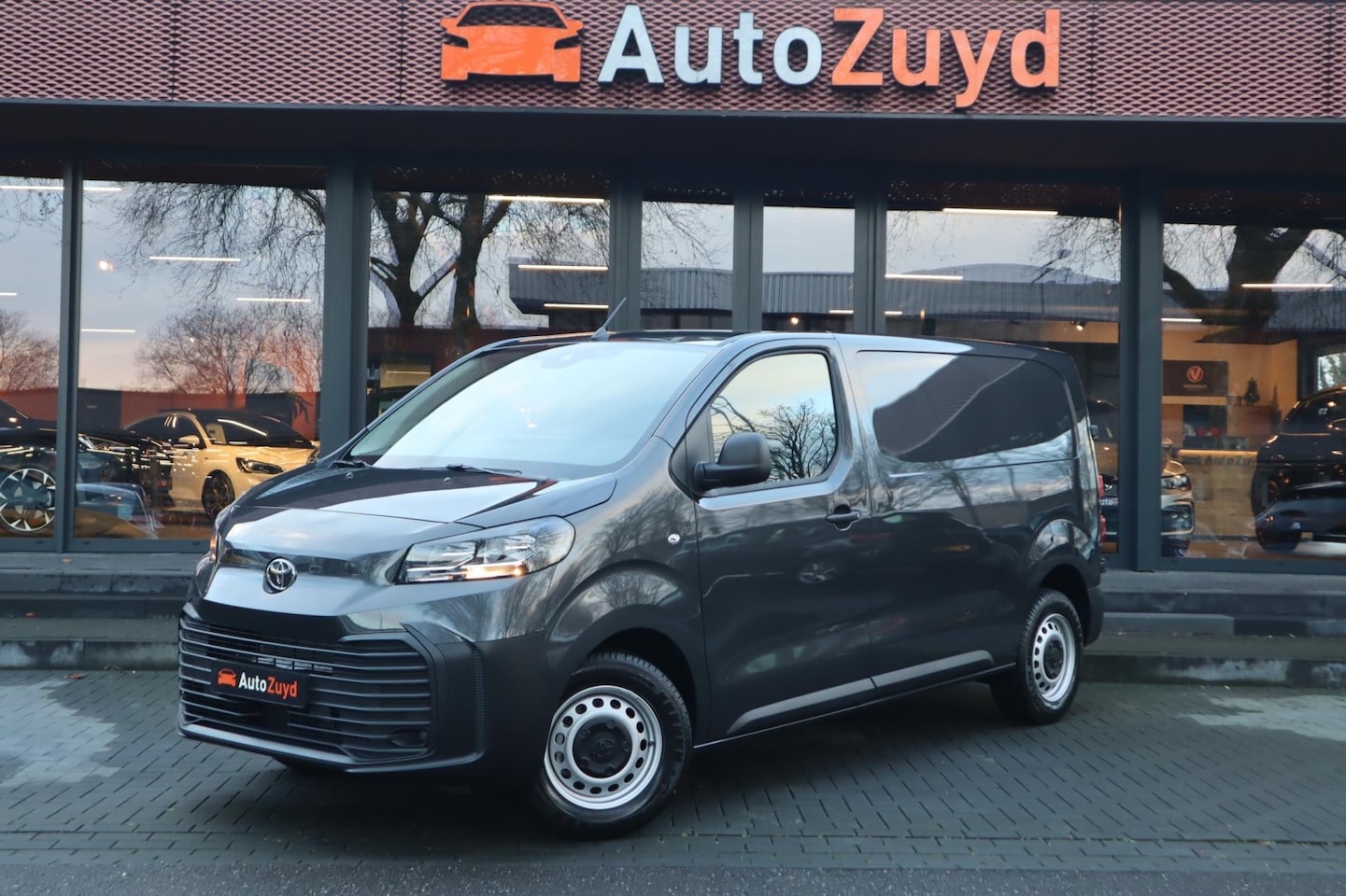 Toyota ProAce Worker - 2.0 D-4D Diverse Nieuwe Worker Challenger met 10j garantie /145 pk / Carplay / Airco - AutoWereld.nl