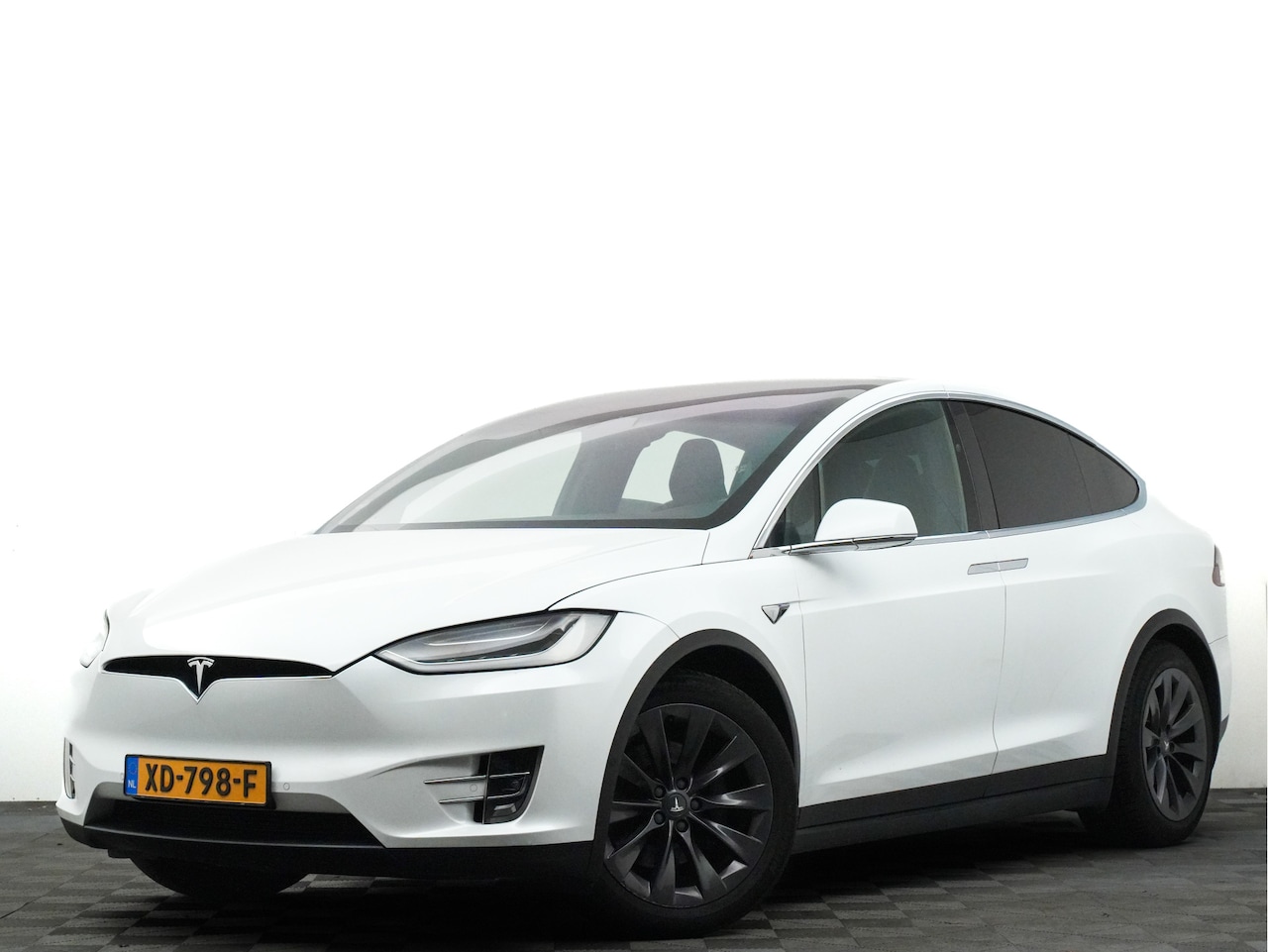 Tesla Model X - 75D 335pk AWD (autopilot,carbon,alcantara hemel,sportleer) - AutoWereld.nl