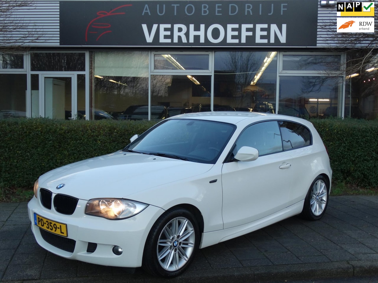 BMW 1-serie - 118i - M-PAKKET - CRUISE / CLIMATE CONTR - STOEL VERW - VOLLEDIG ONDERHOUD ! - AutoWereld.nl