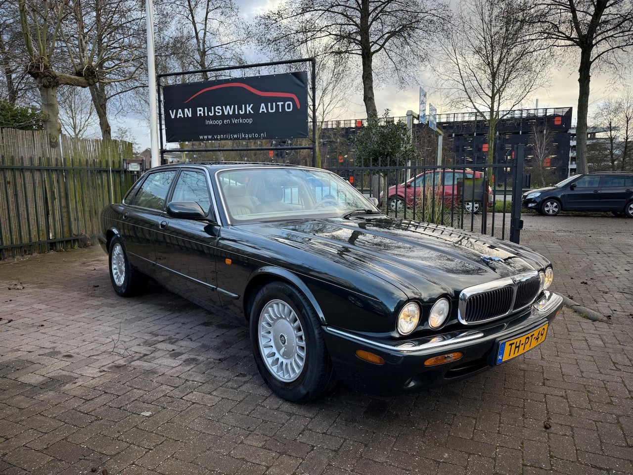 Jaguar XJ - 3.2 V8 Executive Leder Clima Youngtimer - AutoWereld.nl