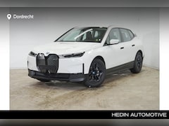 BMW iX - xDrive40 Executive 77 kWh | 2024 | Trekhaak | Stoelverwarming | 4-zone airco |