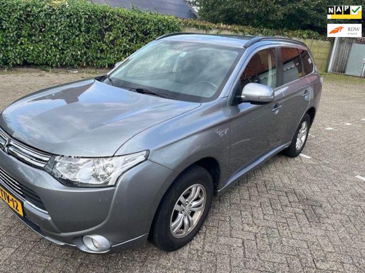 Mitsubishi Outlander - 2.0 PHEV Business Edition 2.0 PHEV Business Edition - AutoWereld.nl